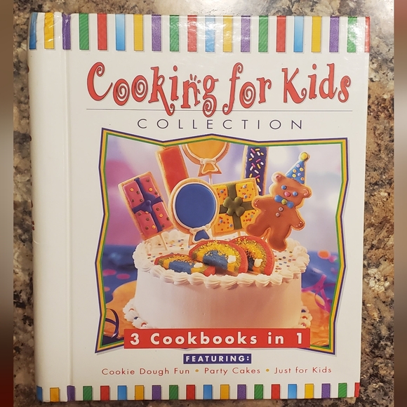 Cooking For Kids Collection Cookbook - Picture 1 of 2